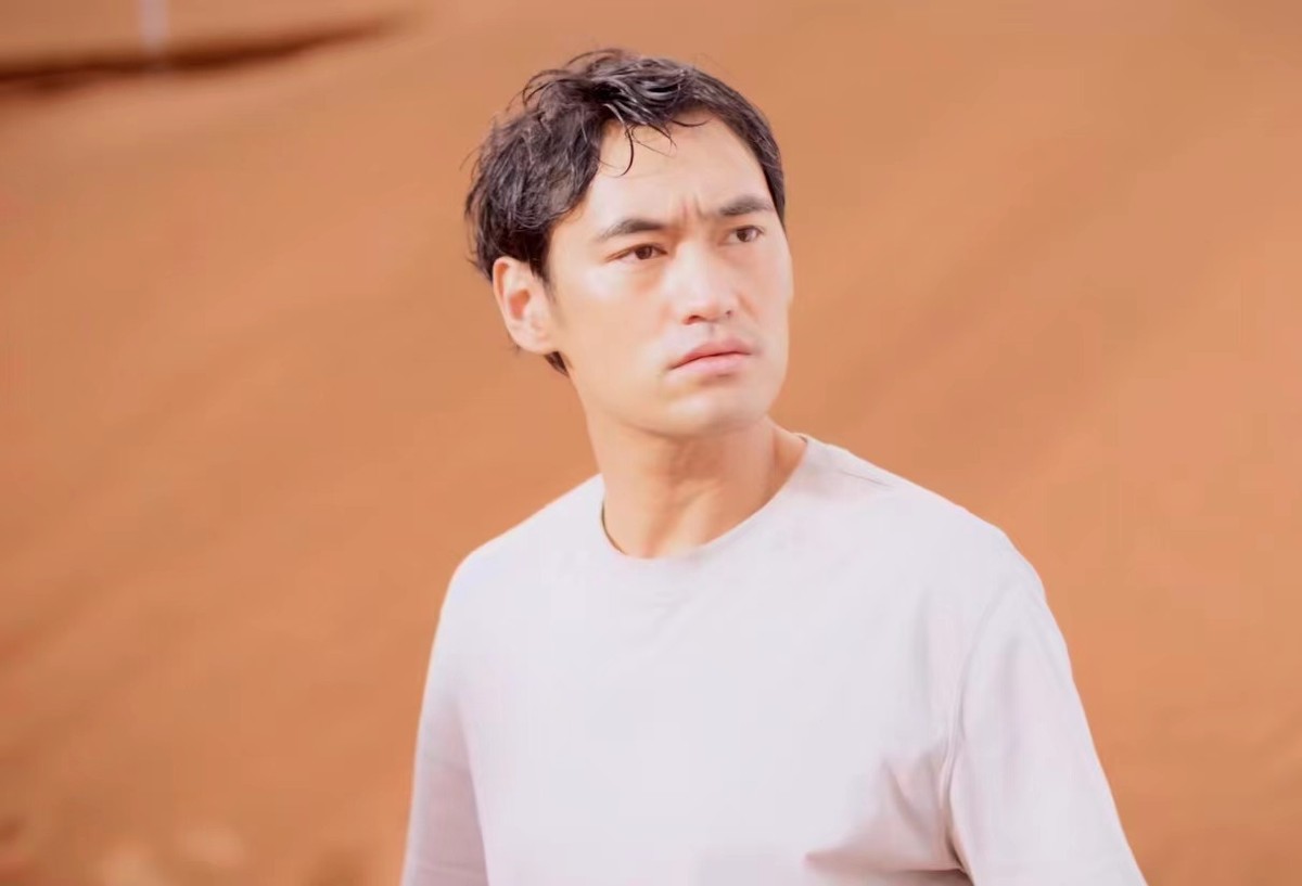 收视双破1,豆瓣好评不断,“国剧一哥”王凯选对剧本抽中了王炸