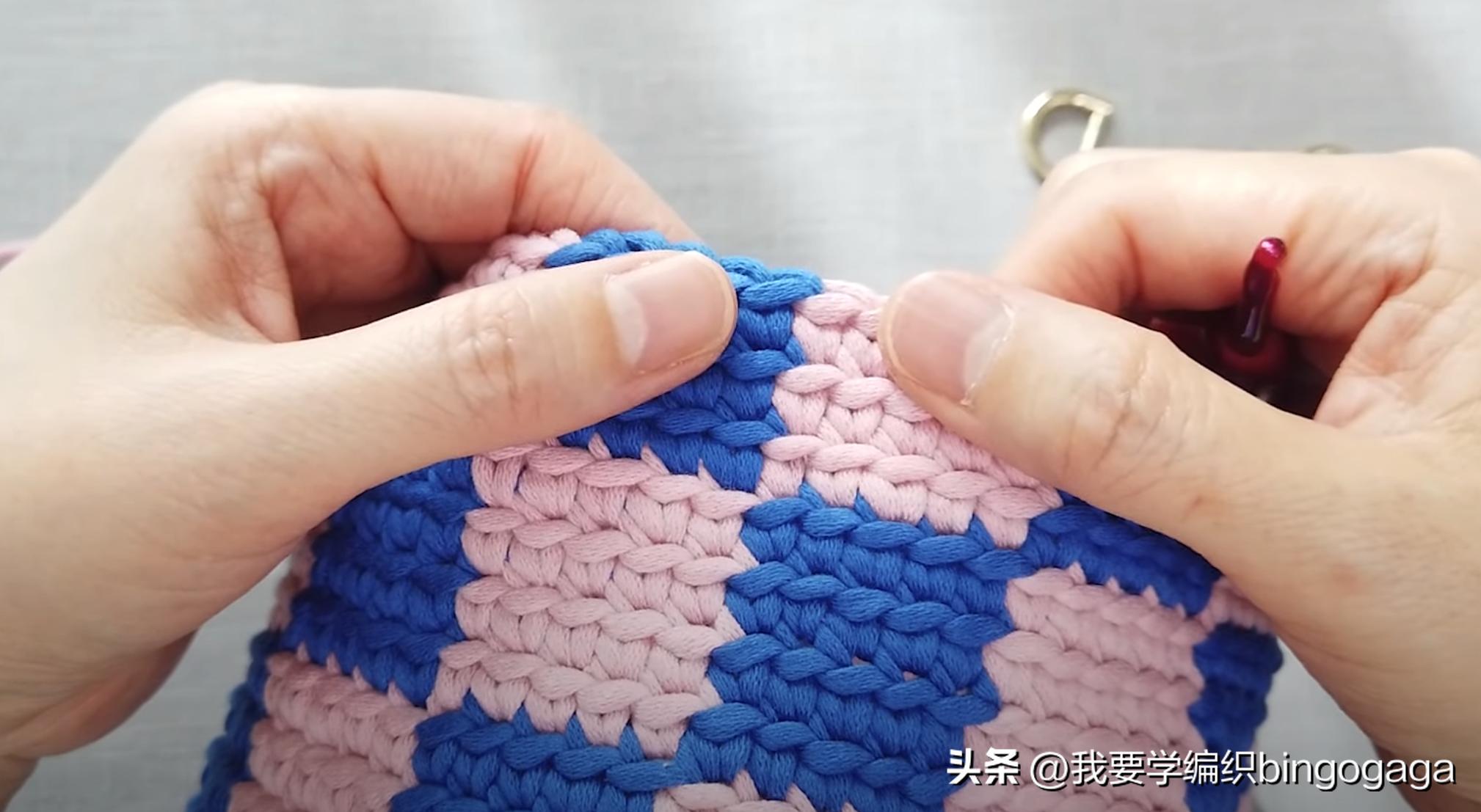 经典棋盘格元素编织包图解,棋盘格包包的线