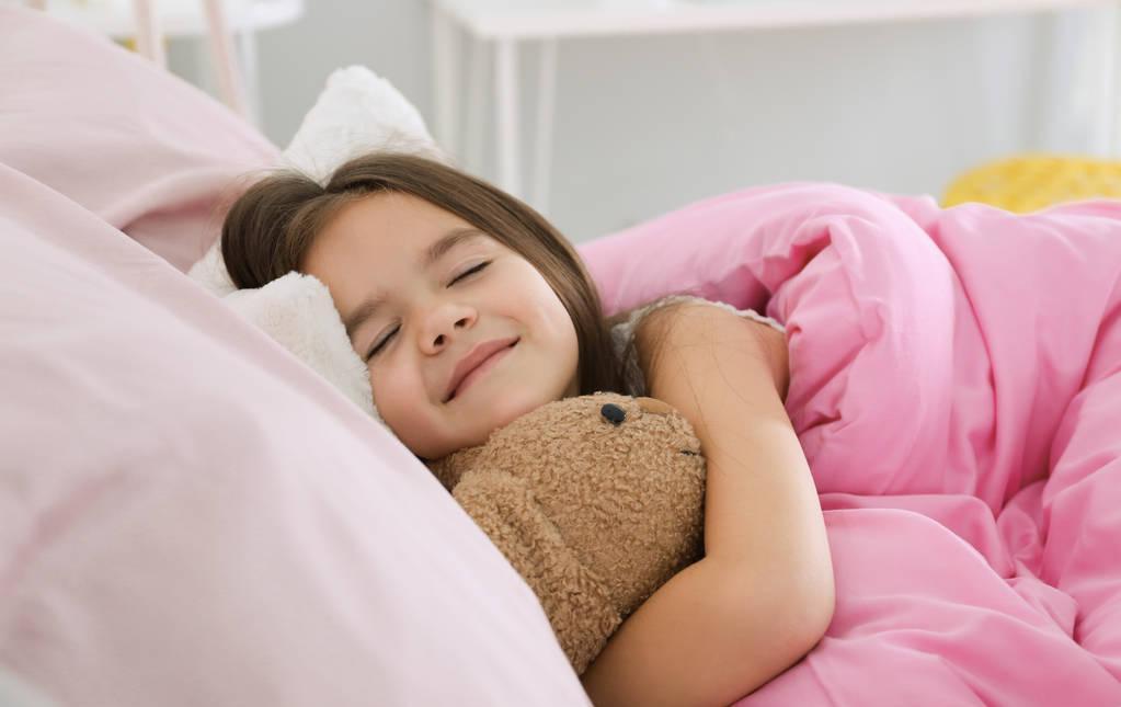 3岁分床5岁还不愿意分房怎么办,3岁分床5岁分房害了多少孩子