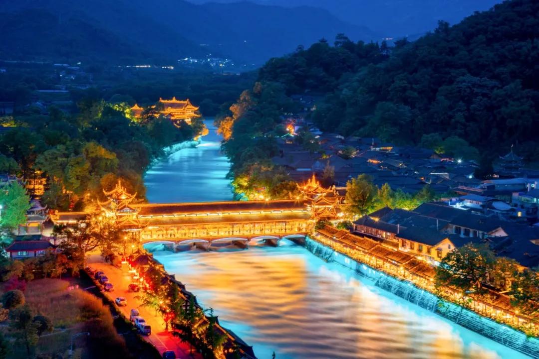 买房为什么买都江堰,人与城之间双向奔赴才有意义