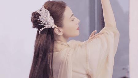 41岁刘涛晒长发美照,40岁刘涛惊艳视频