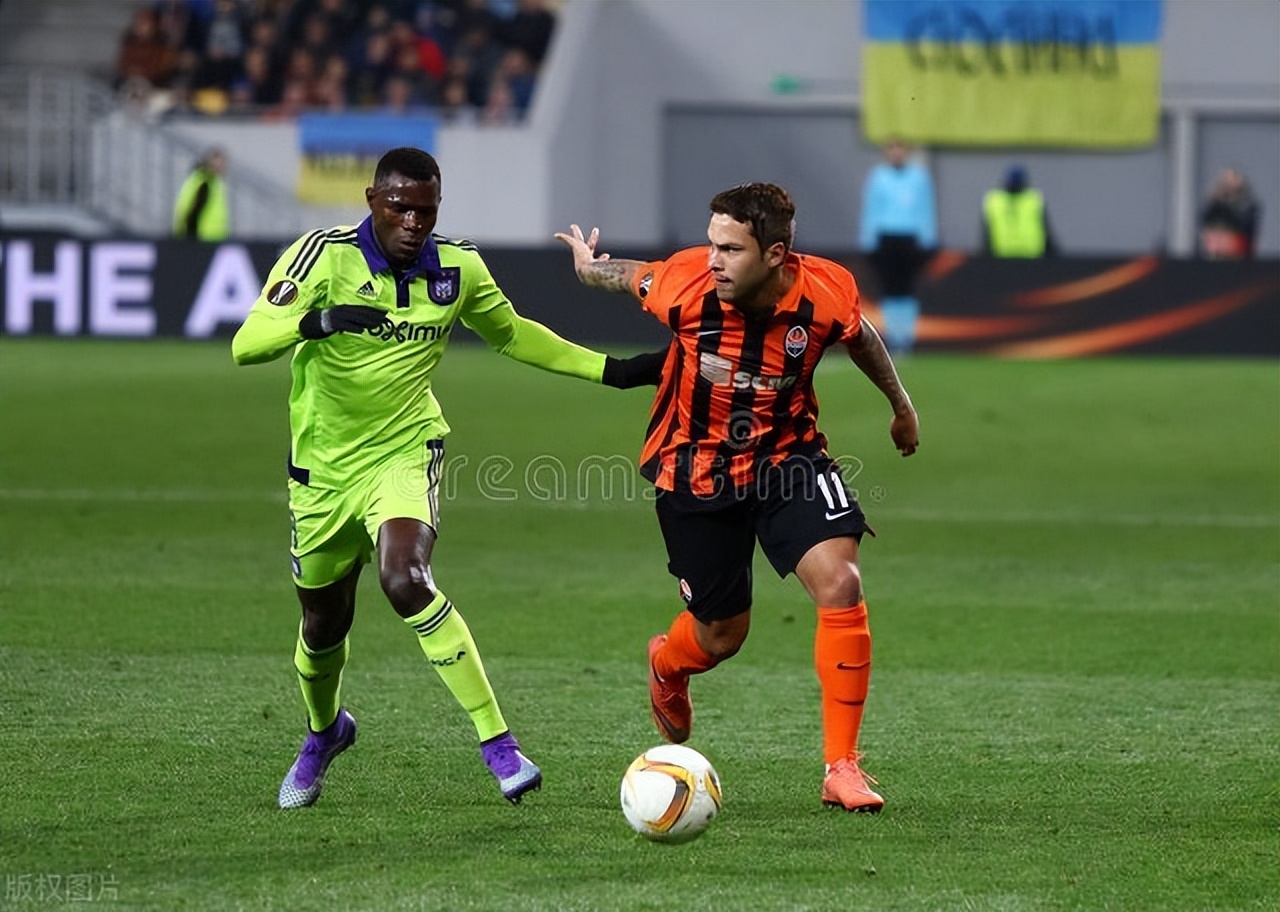 足球比赛英格兰vs葡萄牙,摩洛哥vs西班牙足球队比赛分析