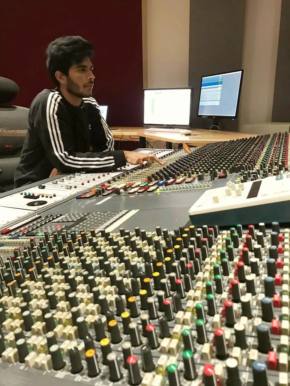 独立音乐人歌手推荐,独立乐队贝斯手