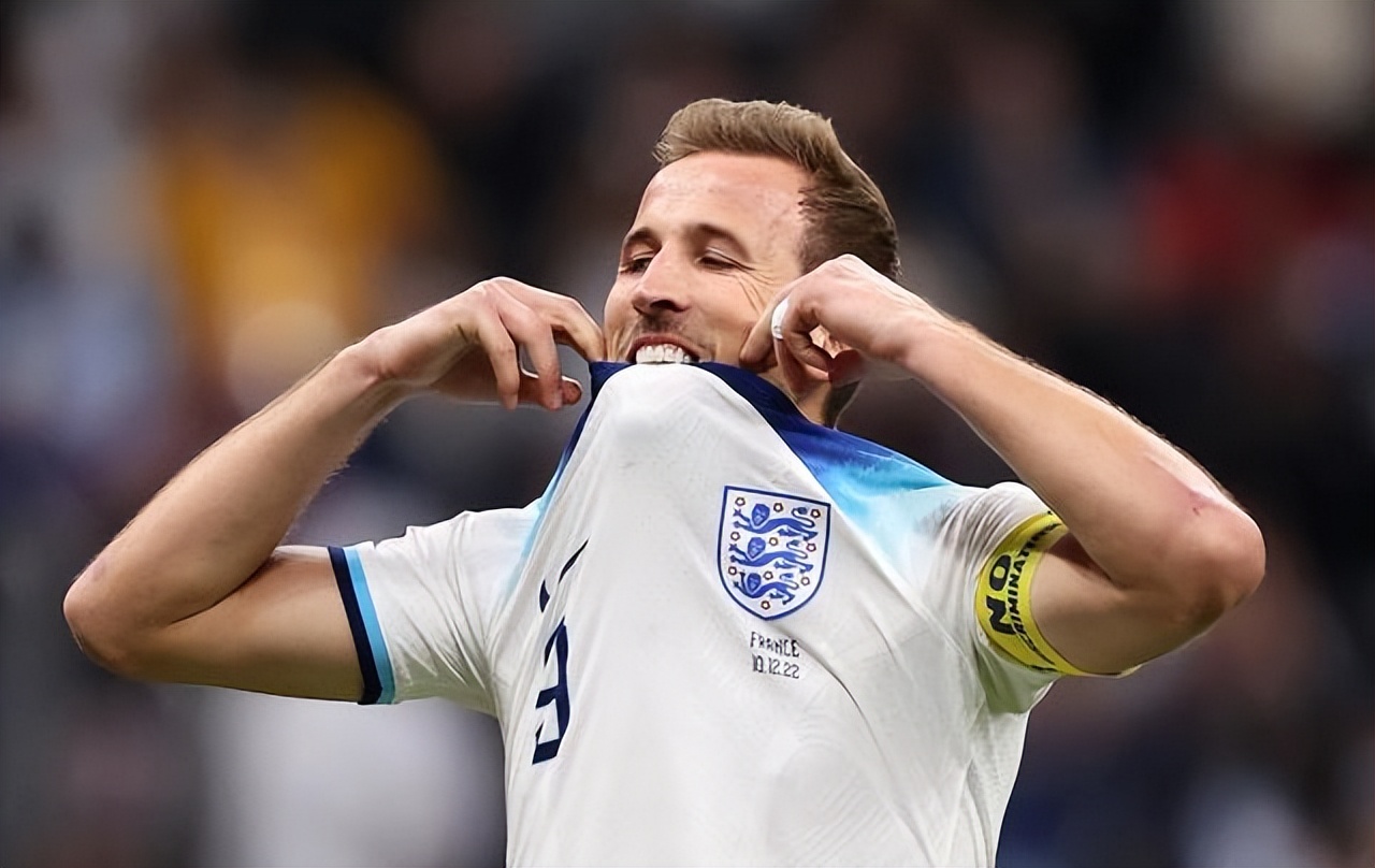 凯恩大四喜英格兰10球晋级世界杯,凯恩打入本届世界杯个人首球