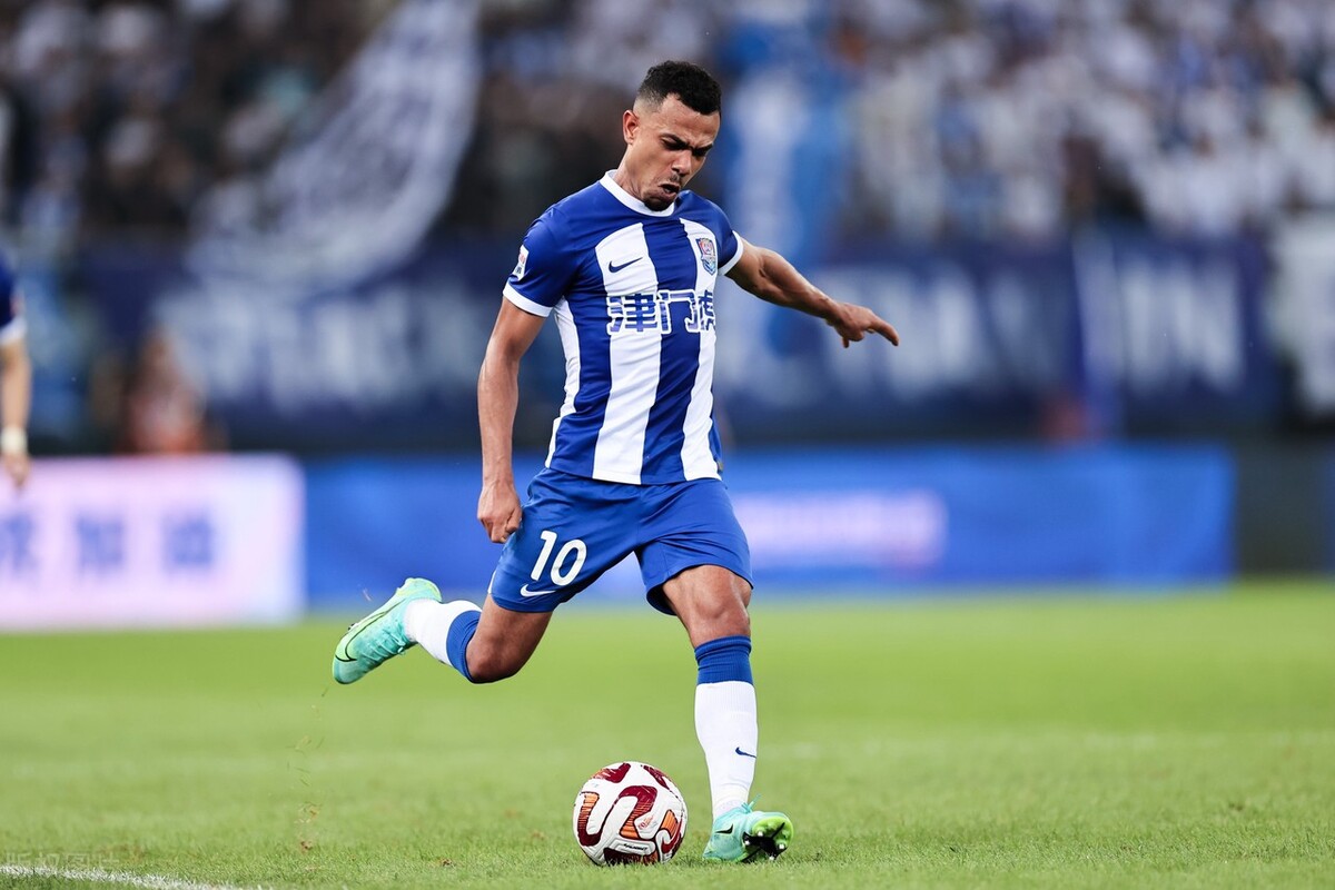 天津津门虎球员穿什么球鞋，于根伟又穿过哪些球鞋呢，看我来盘点