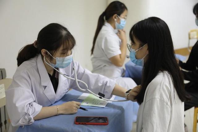 检验科医生出假报告犯法吗,医生为你揭开真相