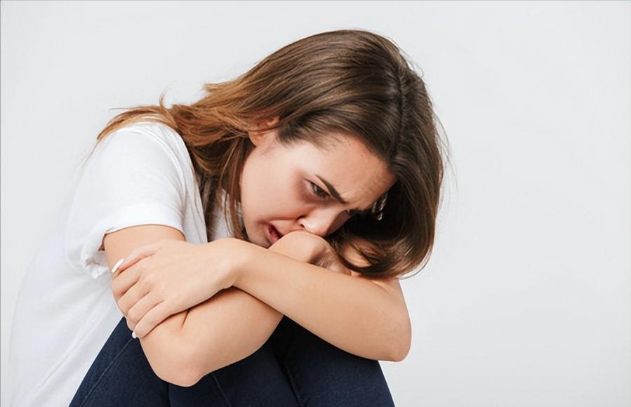 “外阴癌”癌前病变?提醒女性:出现这4种异常，要引起注意