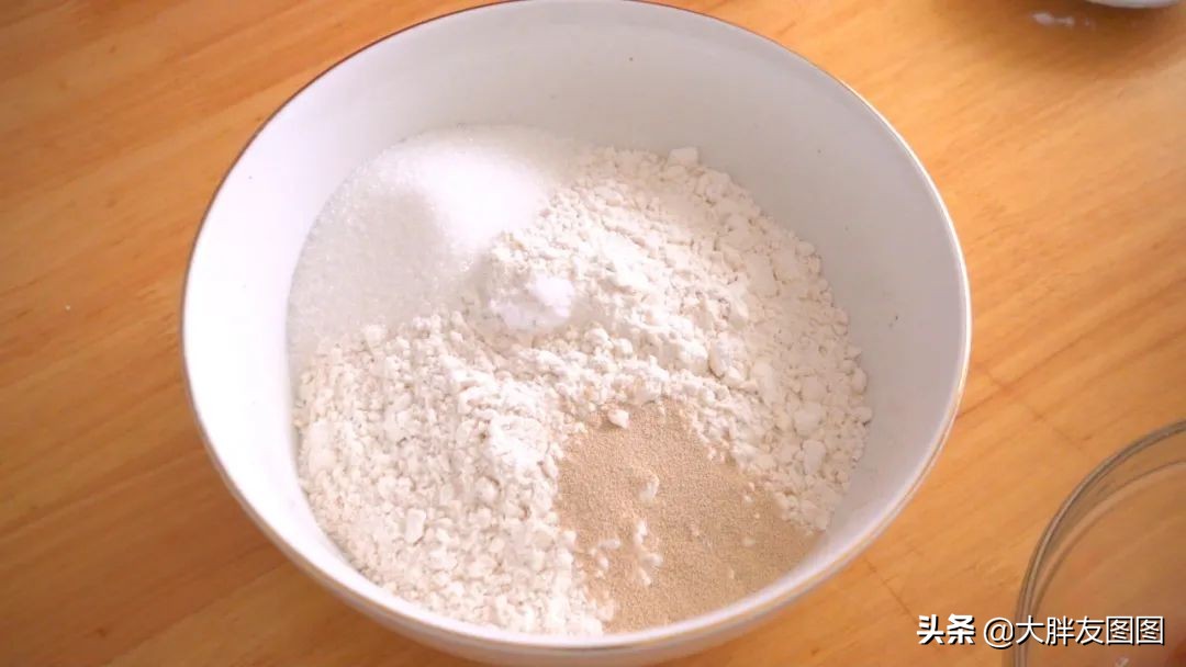 手撕面包配方及烘焙方法,不需要手套膜的蝴蝶结面包