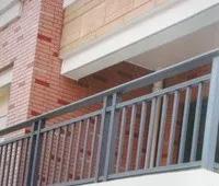 阳台雨蓬伸缩,阳台雨披板什么材料