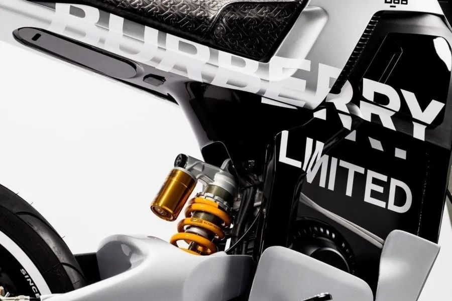 Burberry跨界联名电摩！售价21万元！号称“电动终极时尚通勤者”