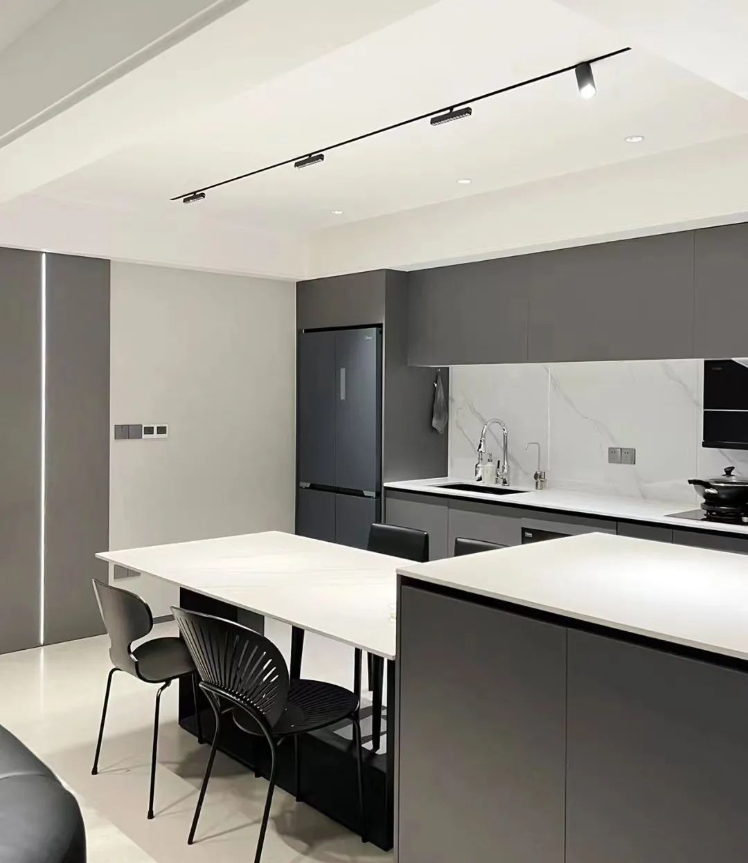 雪雀模数整装公司属于什么档次,现代轻奢装修风格暖色调温岭