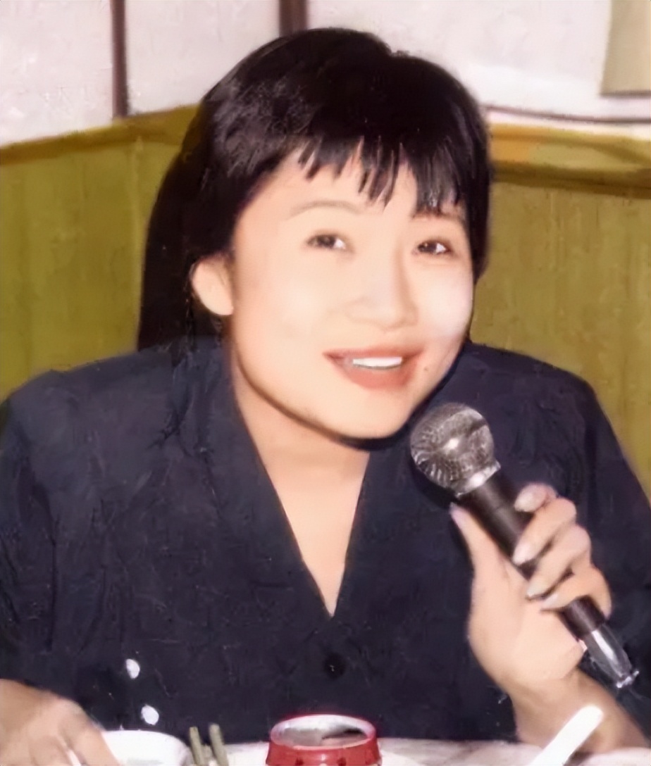 李娜为什么去当尼姑,歌手李娜为什么要出家当尼姑