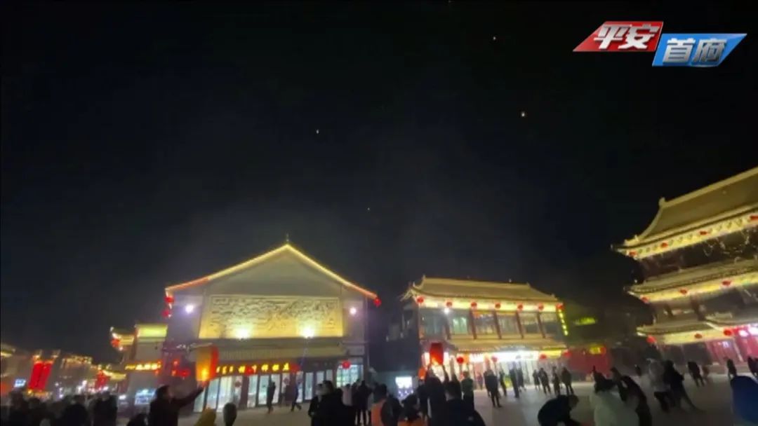 万达广场两女偷手机,福建女子醉卧街头偷走手机