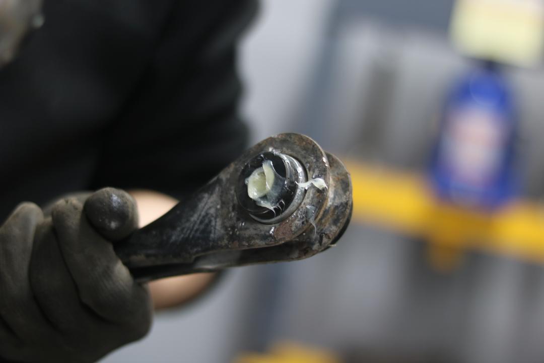 皇冠3.0经典老车翻新复活视频,13代皇冠全车翻新泉州地区