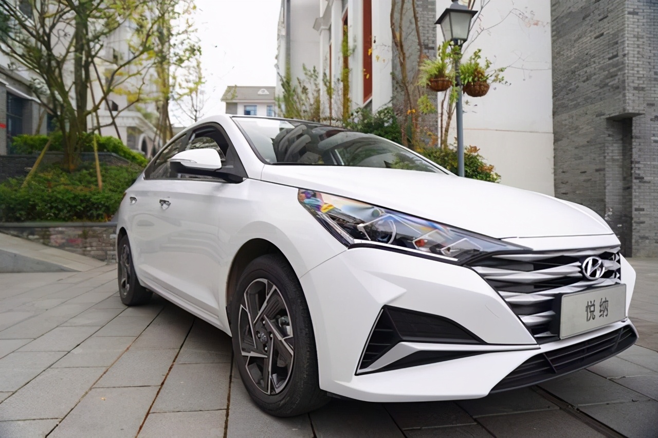 省心省油的家庭代步轿车,省油代步耐用小车推荐