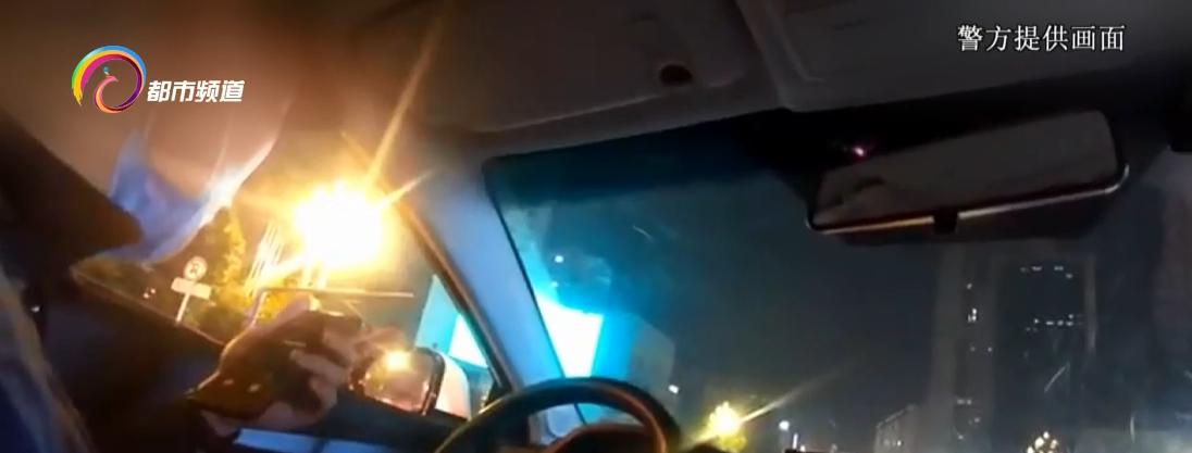 孕妇临产遇晚高峰交警开道送医,孕妇异地就医困难民警接力护送