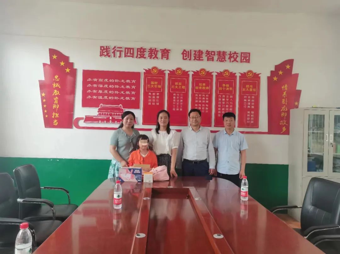 南阳卧龙：“春蕾计划”“代理妈妈”温暖乡村女童