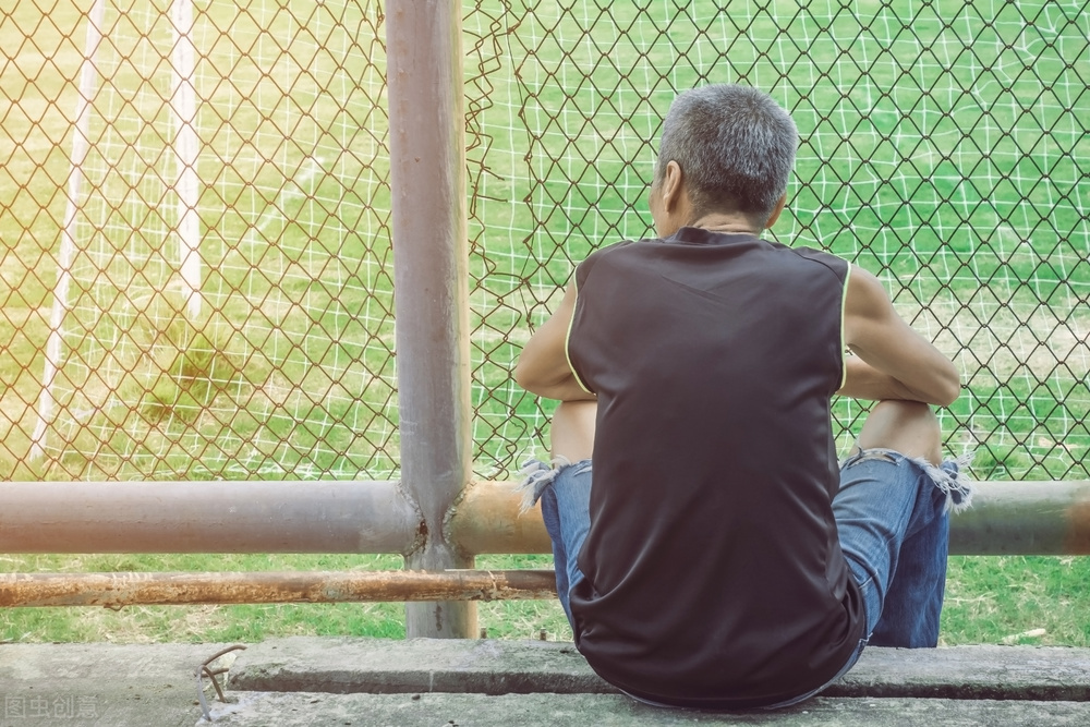 24岁女博士拒绝亲生父母相认后续,被父母丢弃的女博士上门