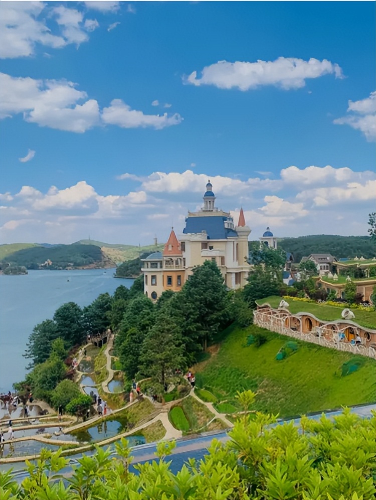 云南昆明繁华的地方,云南昆明必去的几个地方