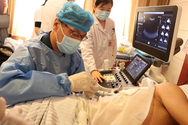 别再把直肠癌当成痔疮了,直肠癌和痔疮的自我判断区别