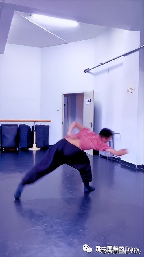 一个元素,跳一段小技巧,如夏日里的海风,拂面而过