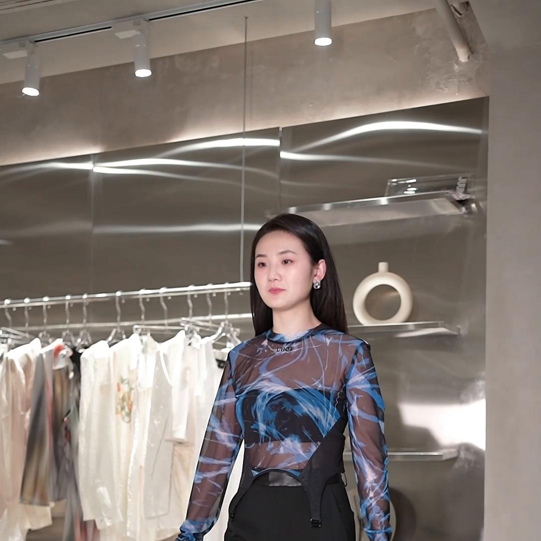 顾客大老远跑过来买衣服,顾客千里迢迢过来买衣服