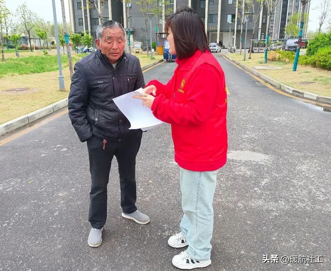 村居树文明新风倡导文明祭祀,倡导文明祭祀培育文明新风
