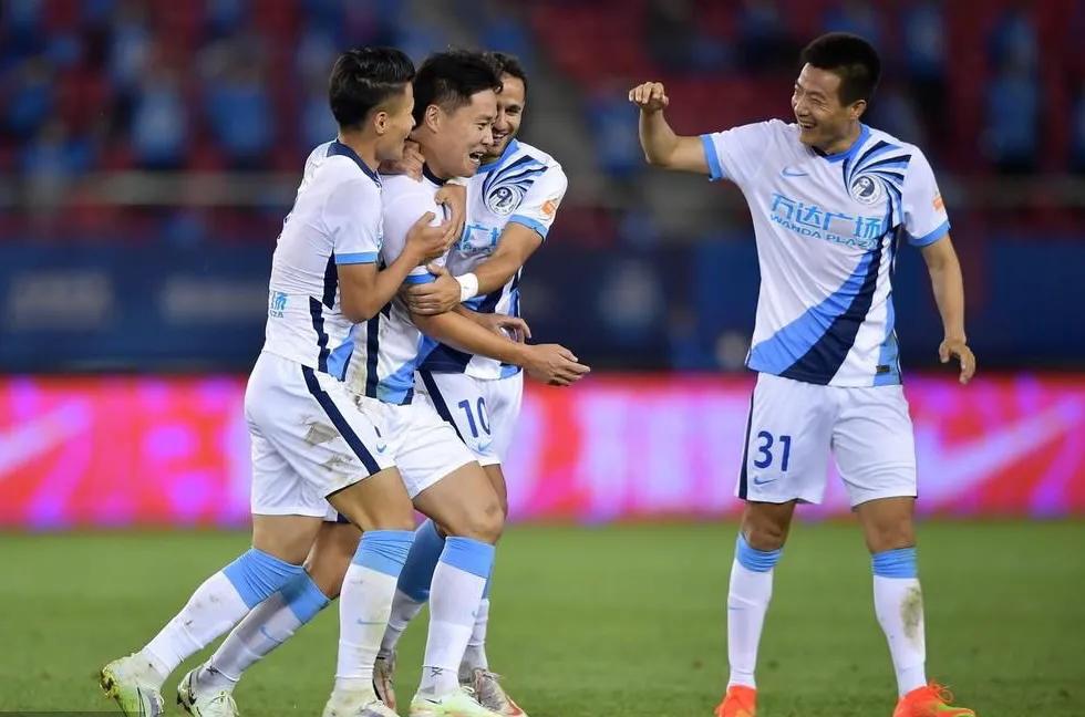 中国足球唯一的希望谢晖,谢晖的打法才是中国足球的出路