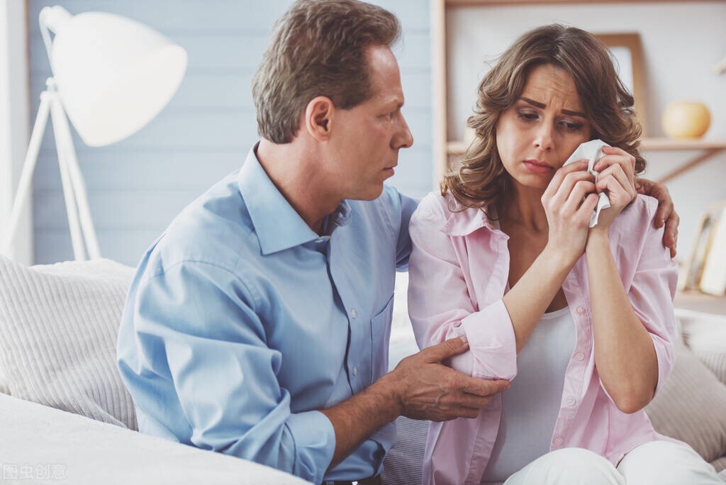 扛不住事的男人是什么表现,撑不起家的男人表现