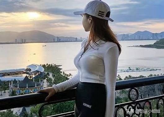 韩国2019泳装女模特走秀,韩国泳装模特个性高级感