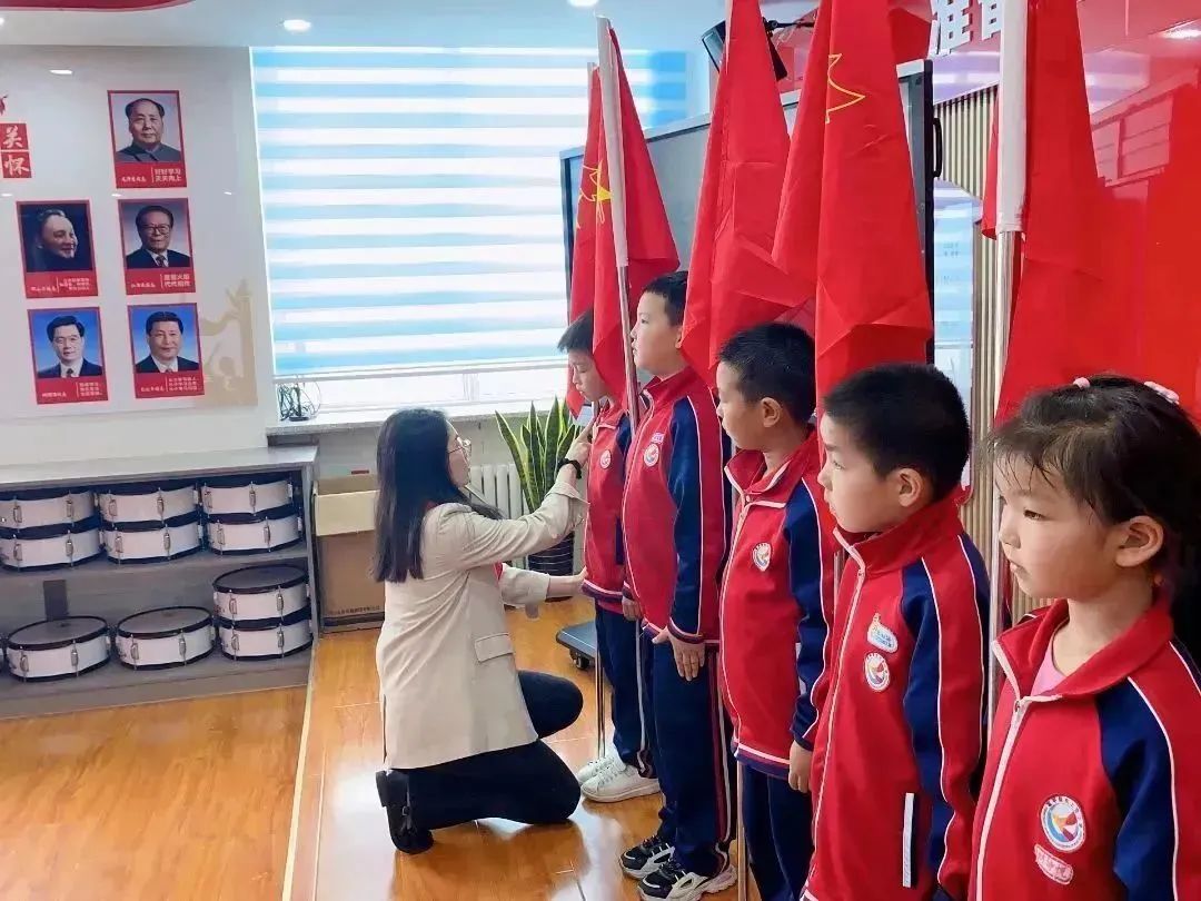 学习二十大，争做好队员|富平县各级少先队组织开展少先队员入队仪式暨庆“六一”文艺汇演主题活动