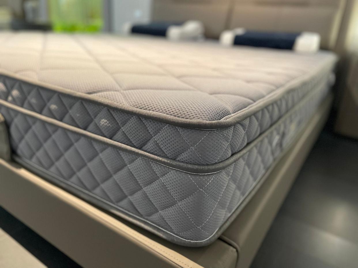 买了床垫还要买什么,床和床垫网购还是实体店买