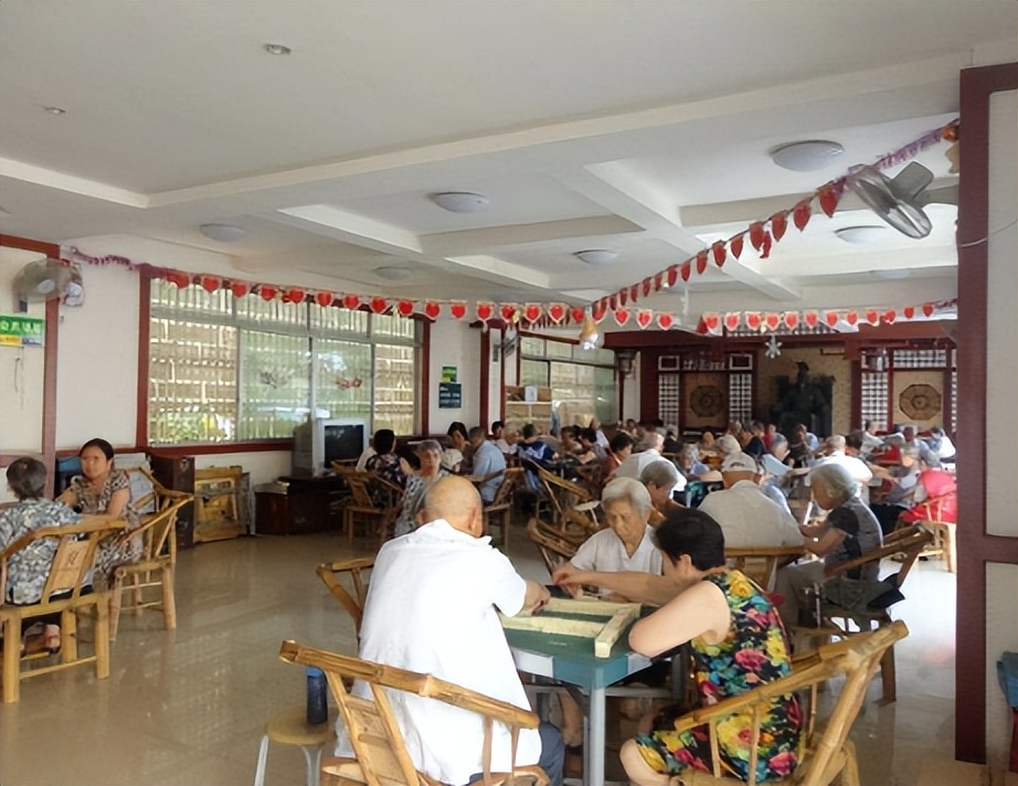 90岁老人在酒店养老,西安最好的养老院多少钱一个月