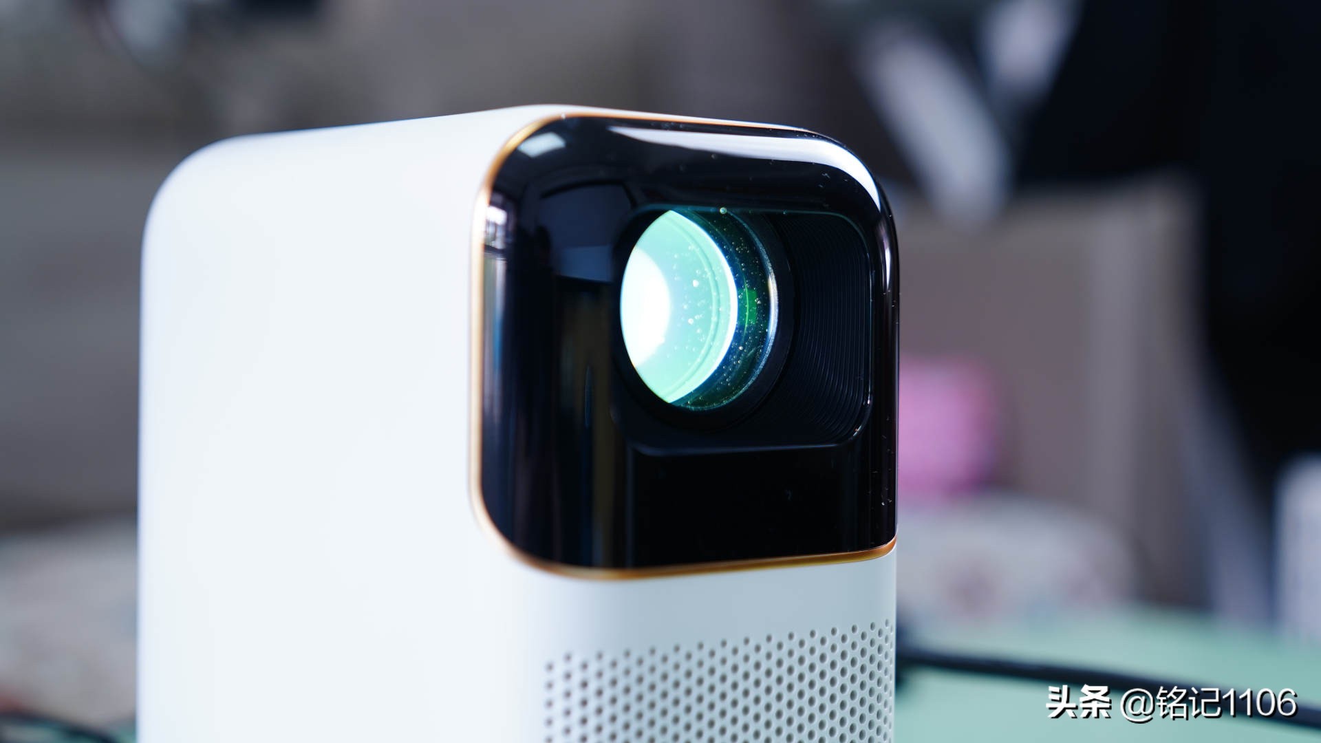 小明q1pro投影仪和米家投影仪,小明q1pro和极米newz6x投影仪哪个好