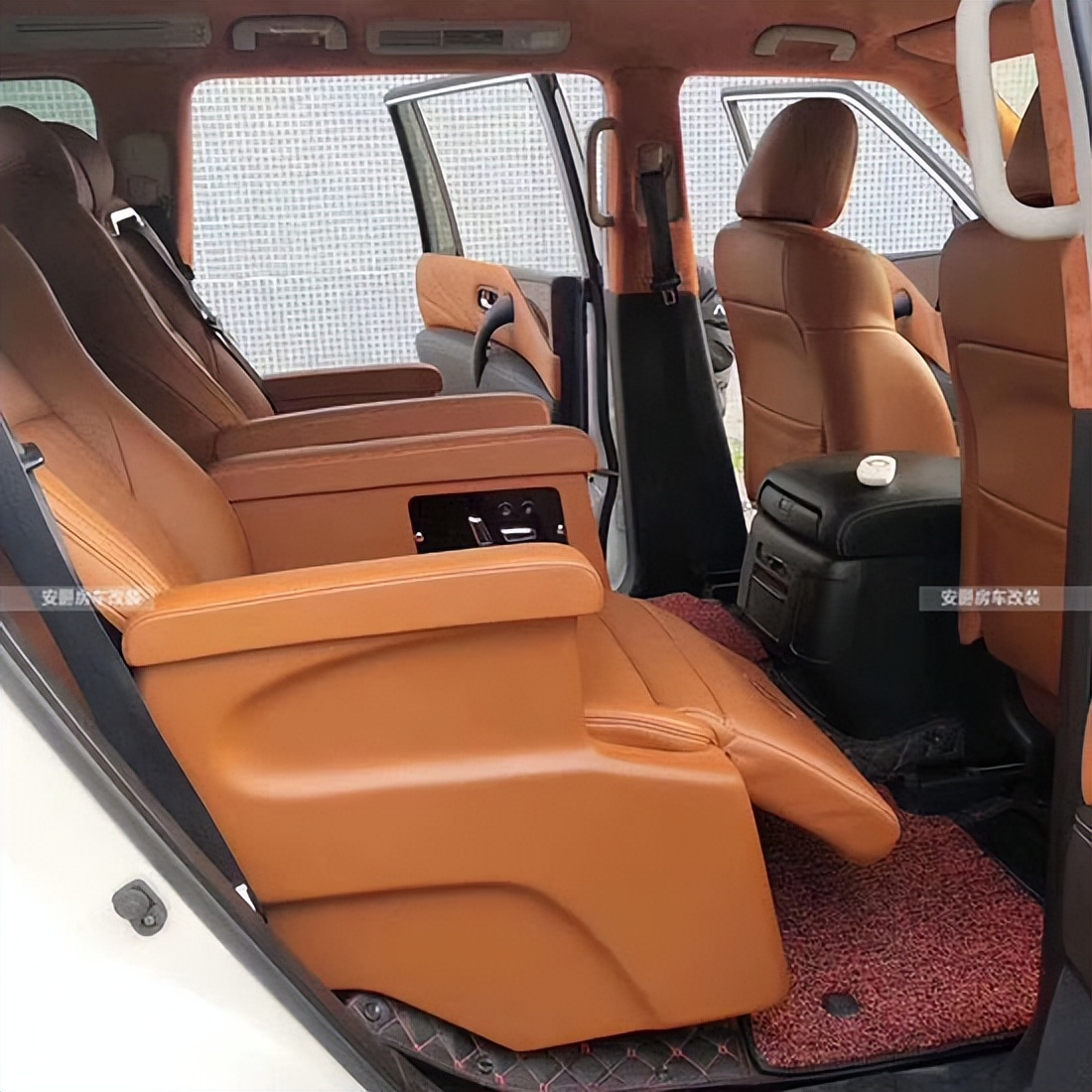 尼桑途乐改装航空座椅,尼桑途乐改航空座椅