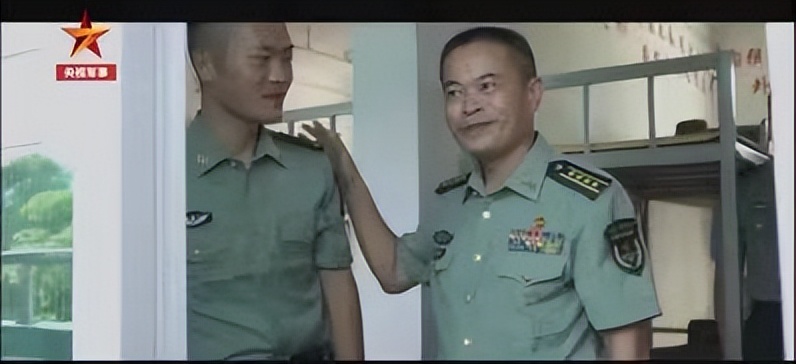 汶川地震后励志要当空降军的男孩,08年汶川地震第一次到灾区的部队