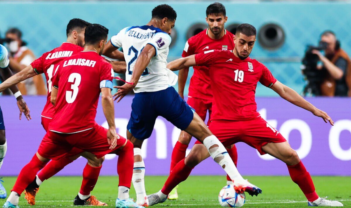 比黑丝更好看！破洞，超短，过膝，叠穿，足球袜有哪些个性穿法？