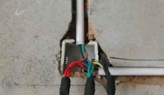 墙壁线路漏电跳闸怎么处理,自己家里电线漏电电费怎么处理