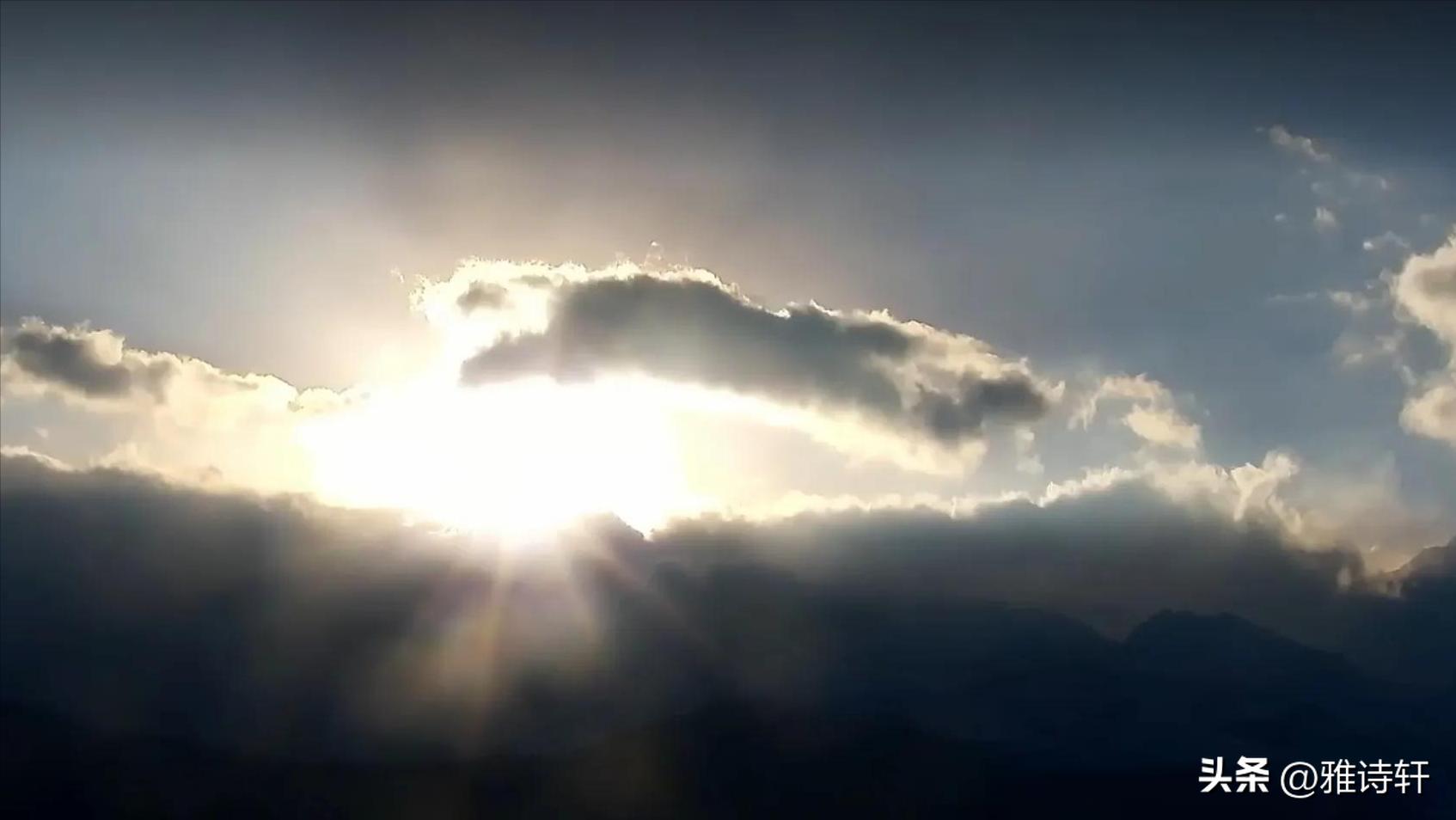 足不出户看大美云南,看到梅里雪山主峰卡瓦格博峰真美