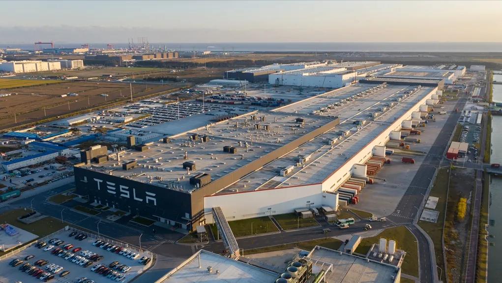 马斯克任命朱晓彤为特斯拉全球ceo,马斯克7亿美元奖励