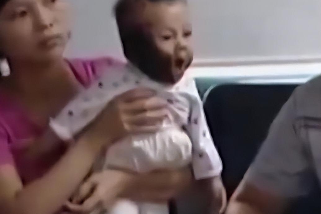 福建孕妇生下黑宝宝,福建孕妇生下熊猫宝宝抖音