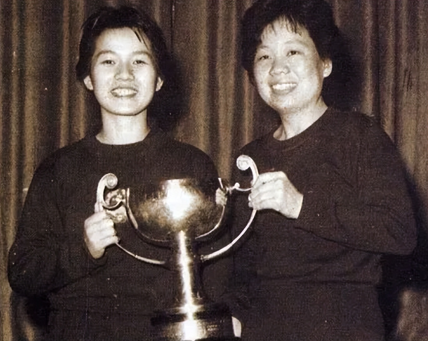 1961年容国团参加世乒赛，贺龙感到很紧张，于是让董必武下去休息