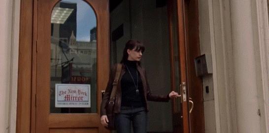 女生齐刘海和中分哪个更减龄,2021减龄最火发型齐刘海