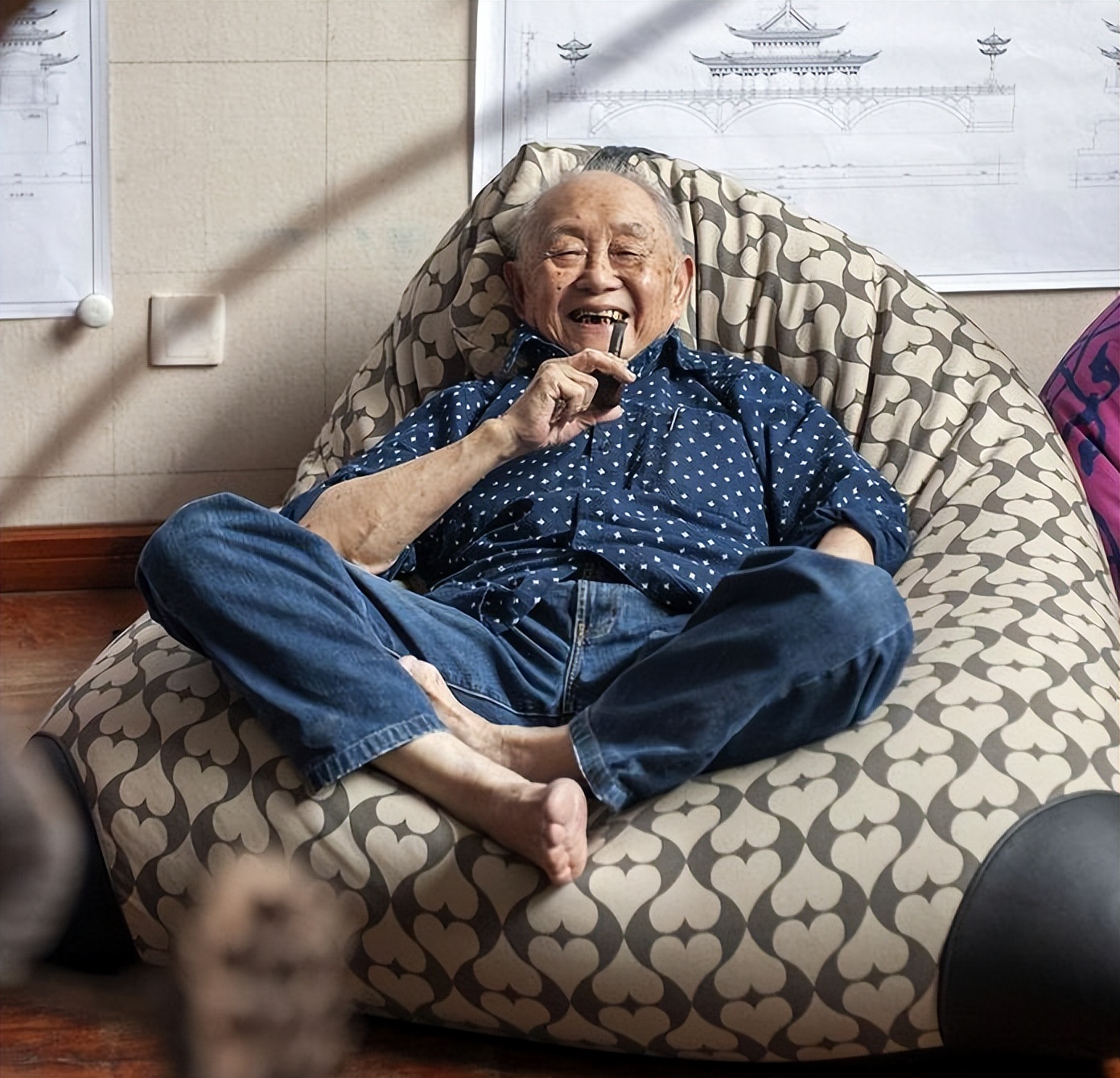 一路走好！文娱圈2天5人去世，最年长者99岁，最小的年仅37岁