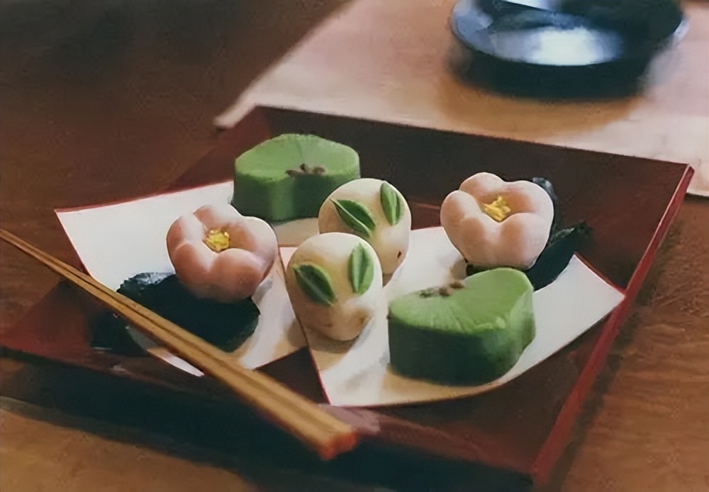 在日本，到底是什么小点心会做得这么精致又馋人呢？