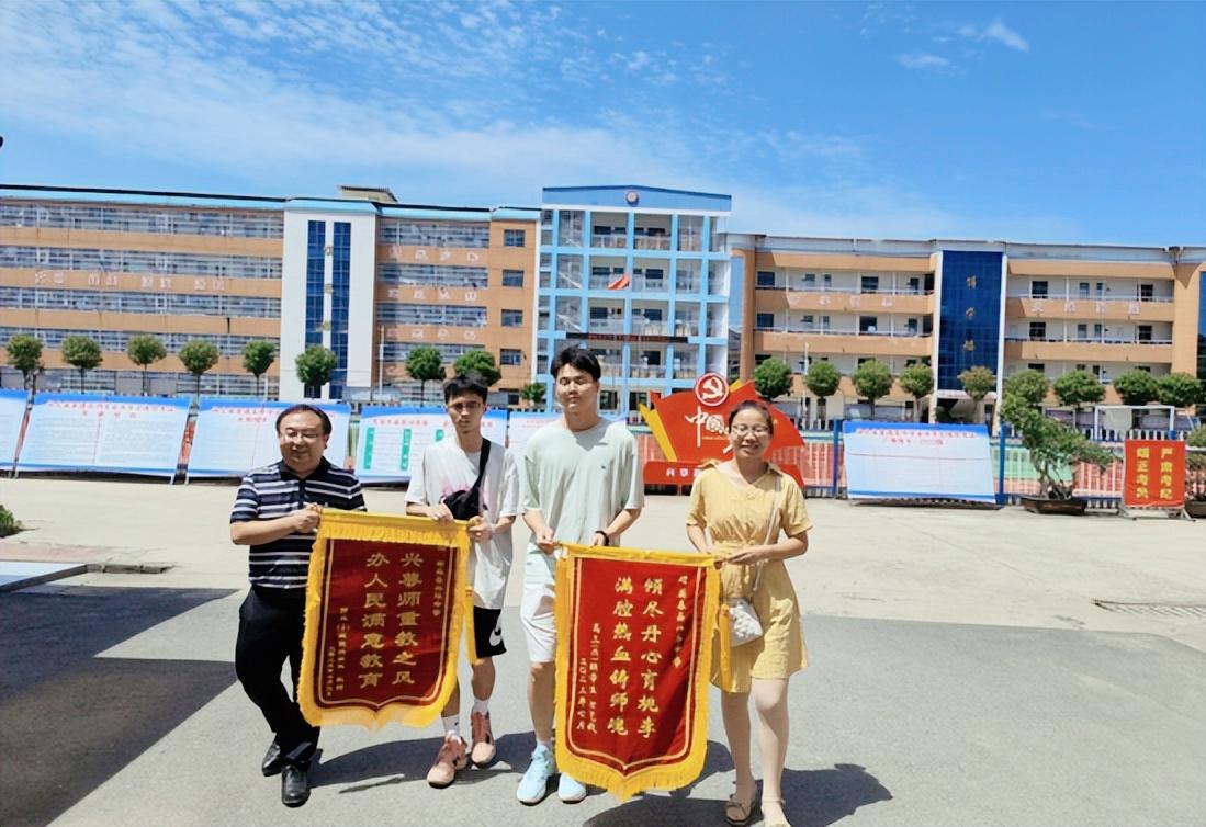 黄冈蕲春兴华中学,湖北省黄冈市蕲春县兴华中学