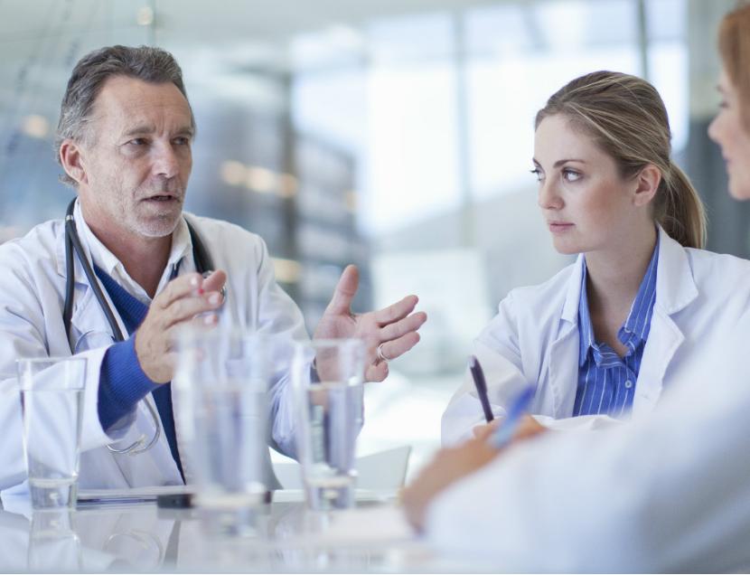 女性阴道有白色泡沫排出来，是咋回事？暗示了什么？医生给出答案