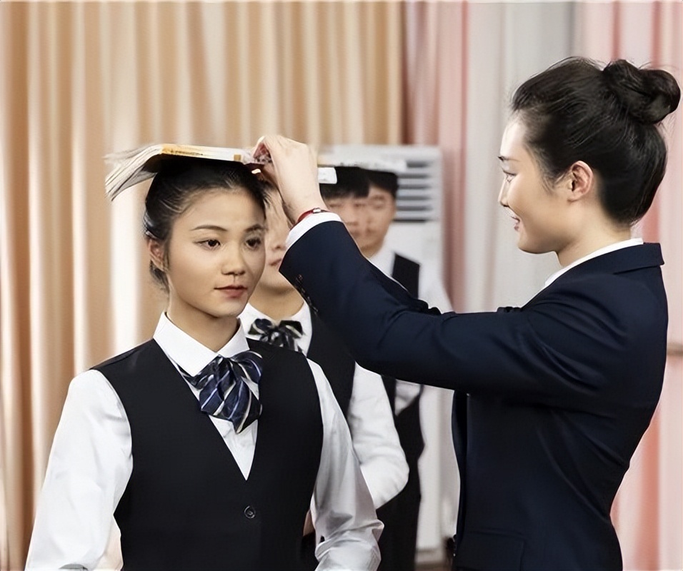 秋季报名火热进行中｜十大理由告诉你，择校为什么选择海南新东方