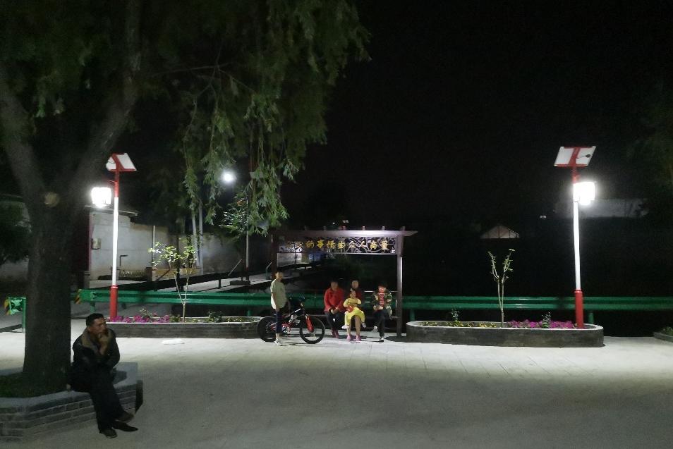 夜晚路灯照亮乡村振兴之路文案,路灯照亮乡村振兴之路