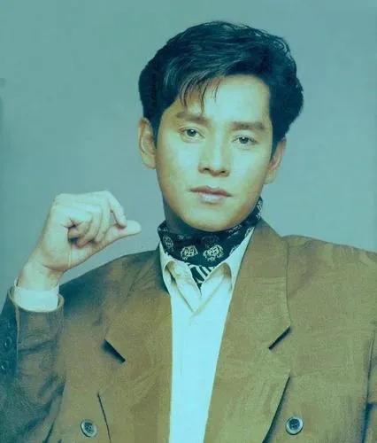 谭咏麟校长人生经历,谭咏麟曾经的校长